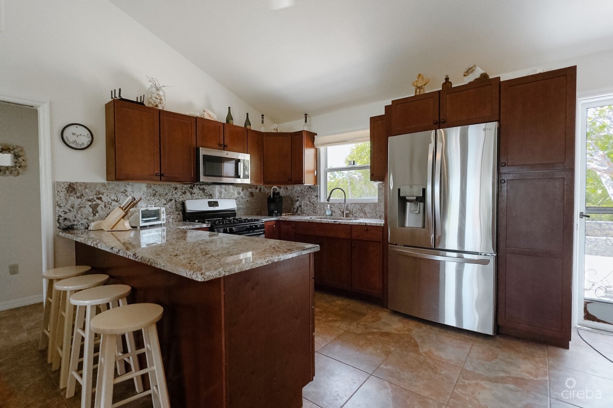 Little Cayman Ocean View Residential Home With Beachfront Lot - Image 4