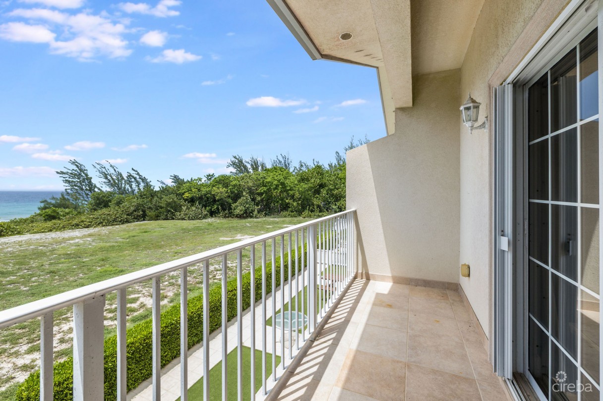 Paradise Point | 3-bed, 2.5-bath Oceanfront Townhouse | West Bay - Image 10