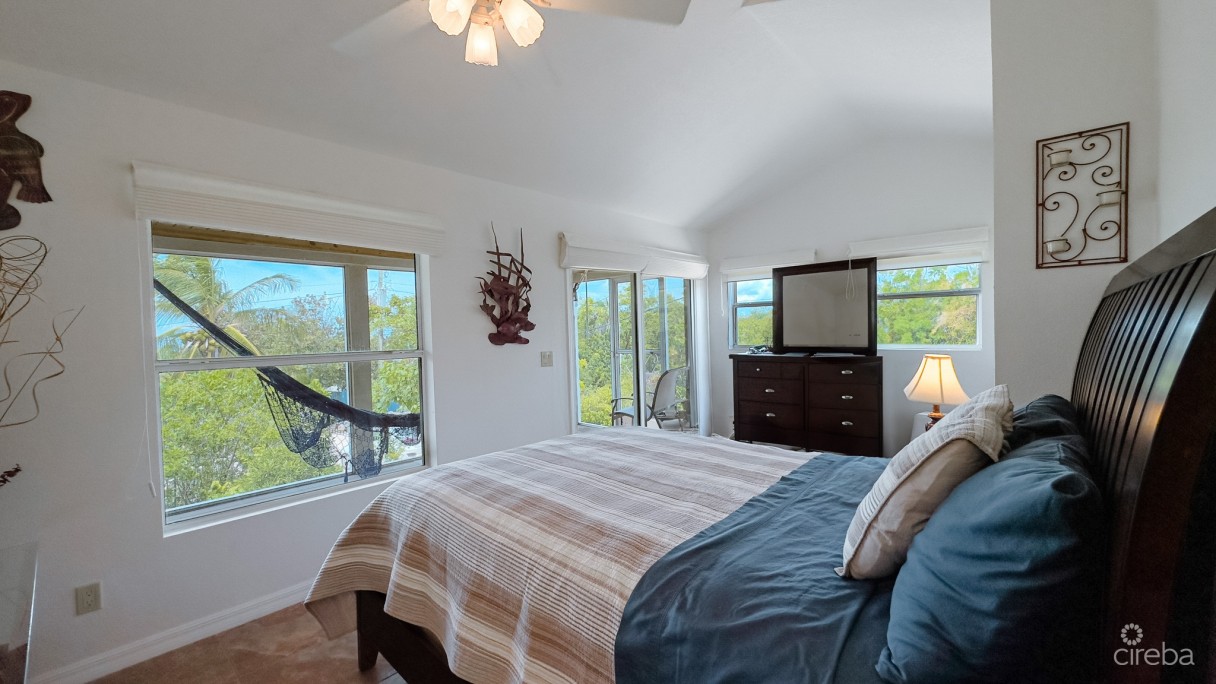 Little Cayman Ocean View Residential Home With Beachfront Lot - Image 9