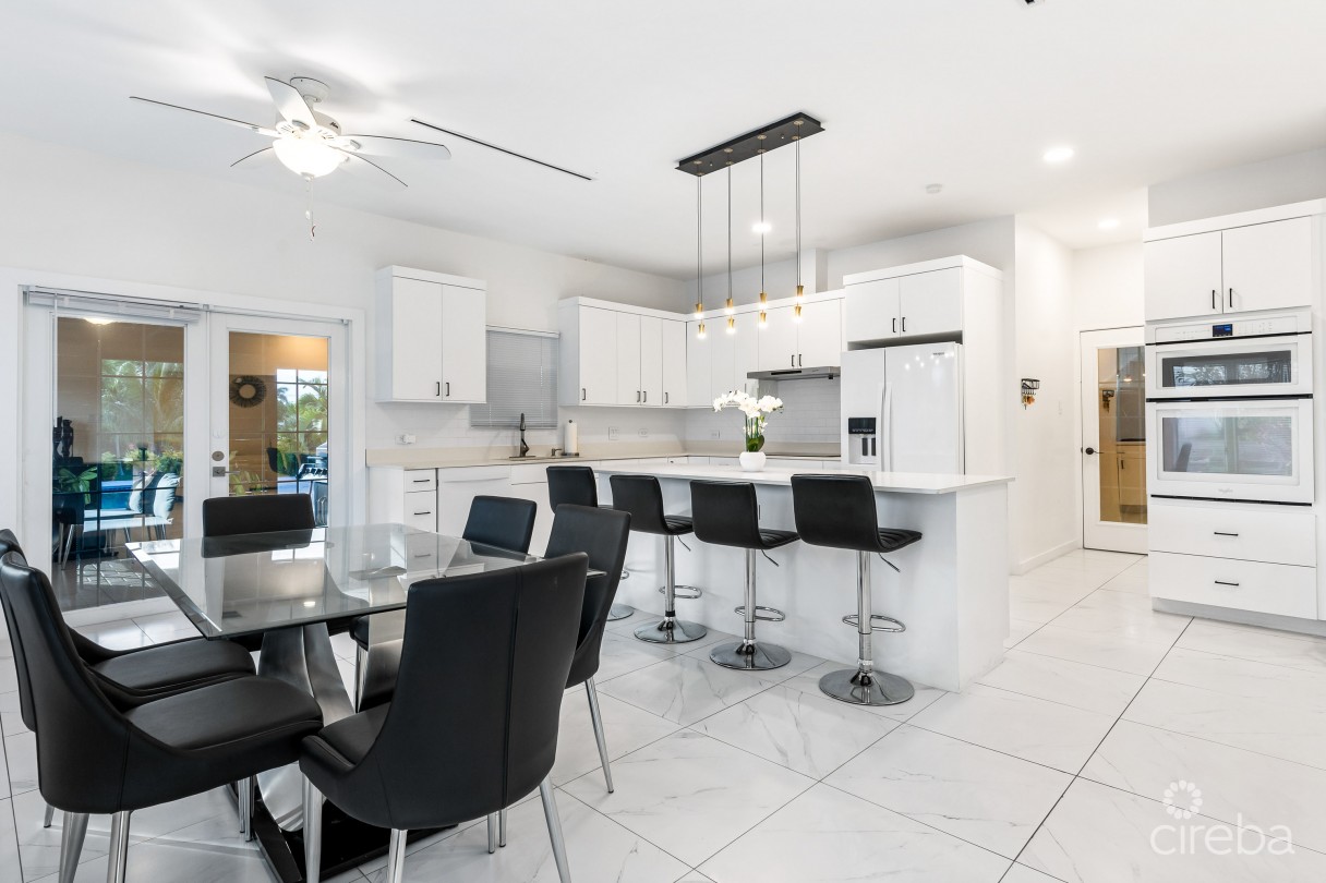 Fully Remodeled 3br Family Home In North Sound Estates - Image 11