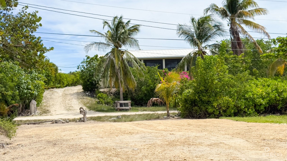 Little Cayman Ocean View Residential Home With Beachfront Lot - Image 27