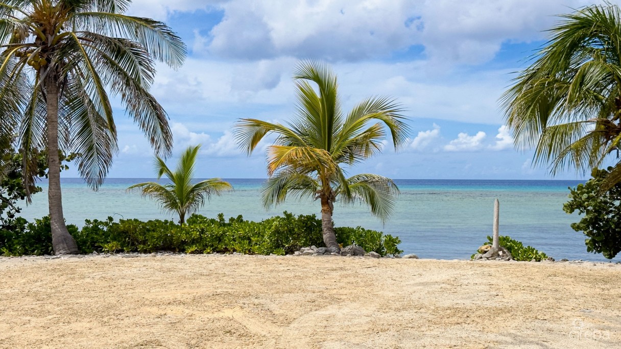 Little Cayman Ocean View Residential Home With Beachfront Lot - Image 30