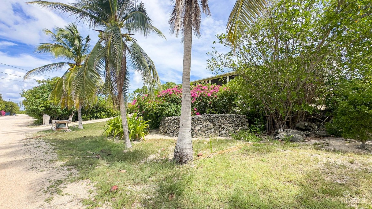 Little Cayman Ocean View Residential Home With Beachfront Lot - Image 33