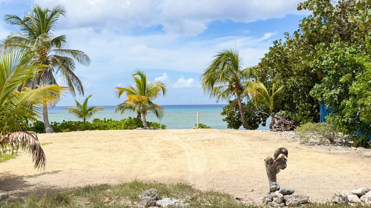 Little Cayman Ocean View Residential Home With Beachfront Lot - Image 38