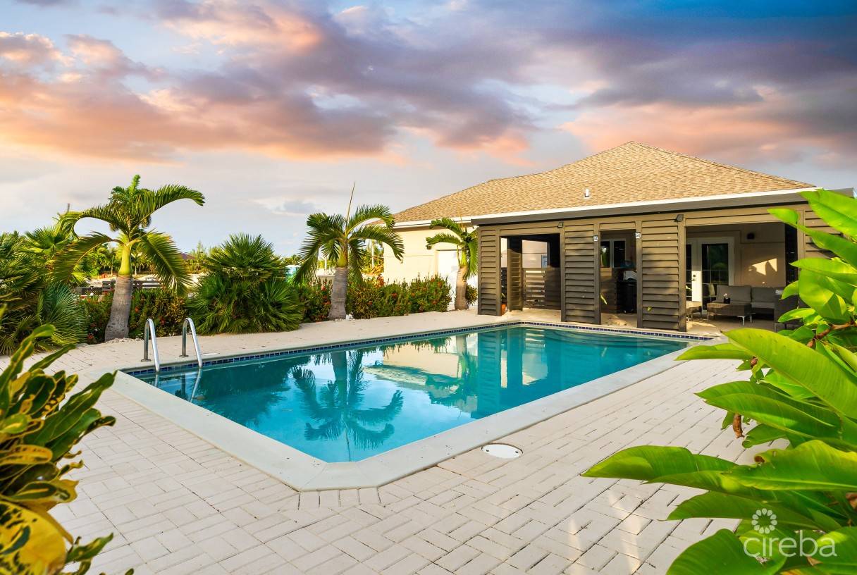 Fully Remodeled 3br Family Home In North Sound Estates - Image 26