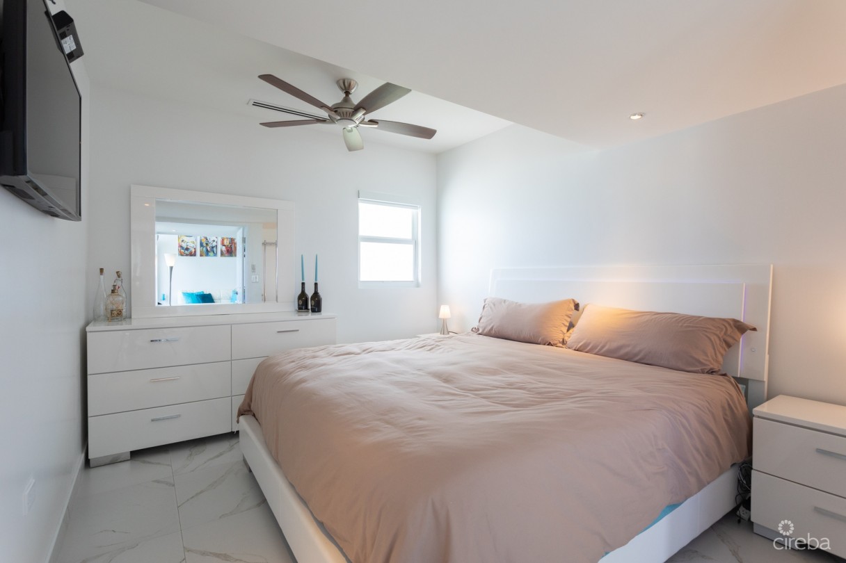 Cayman Reef Resort Beachfront With Future Redevelopment - Image 11