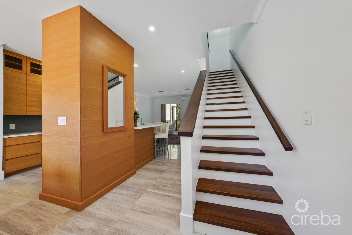 Turnberry  East #3 , Crystal Harbour - Image 12