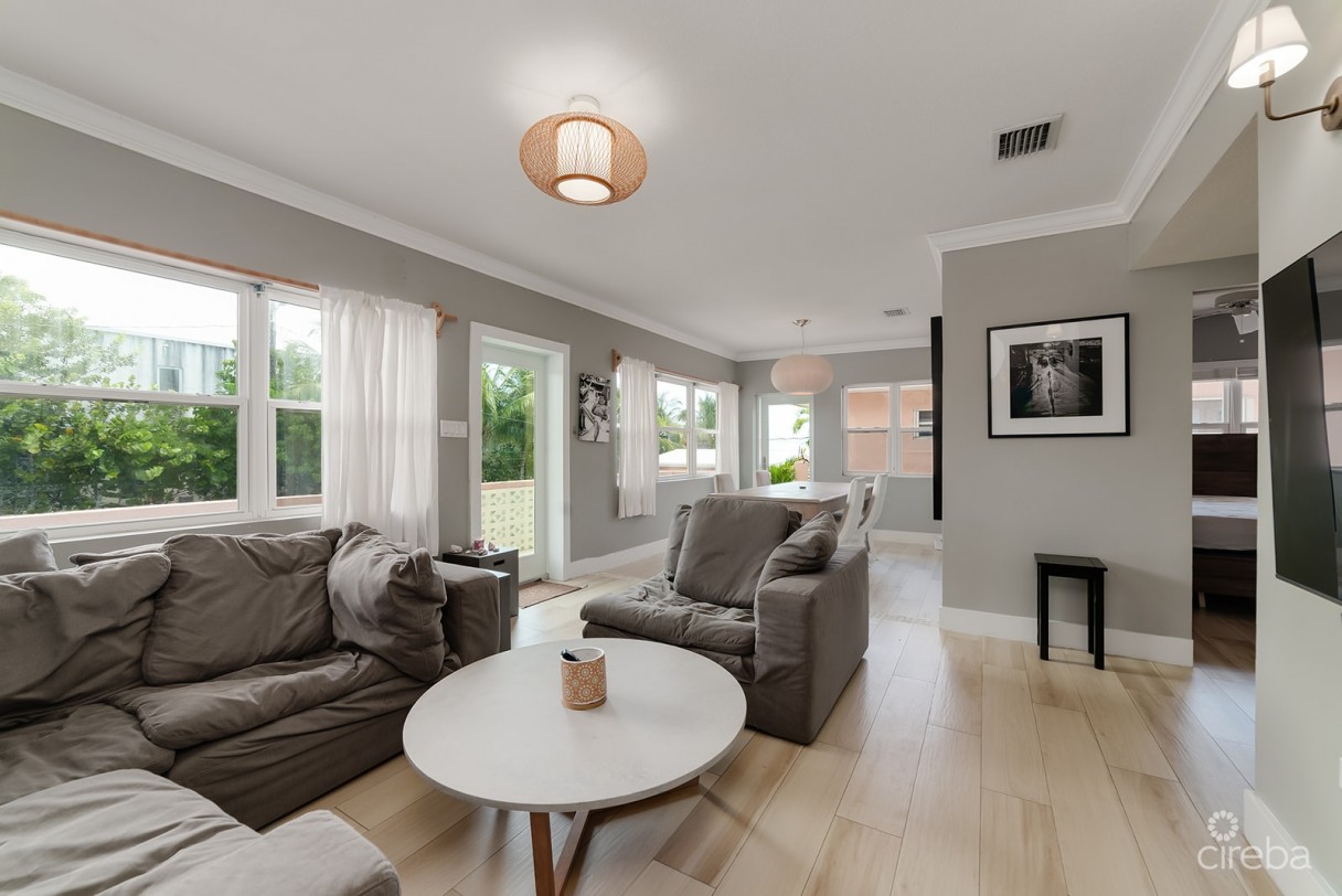 Winterhaven Beachfront 3 Bed - Image 2