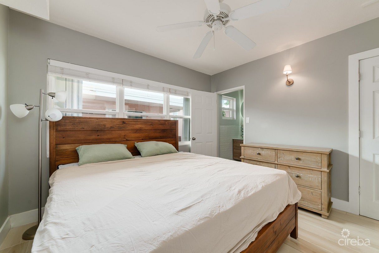 Winterhaven Beachfront 3 Bed - Image 8