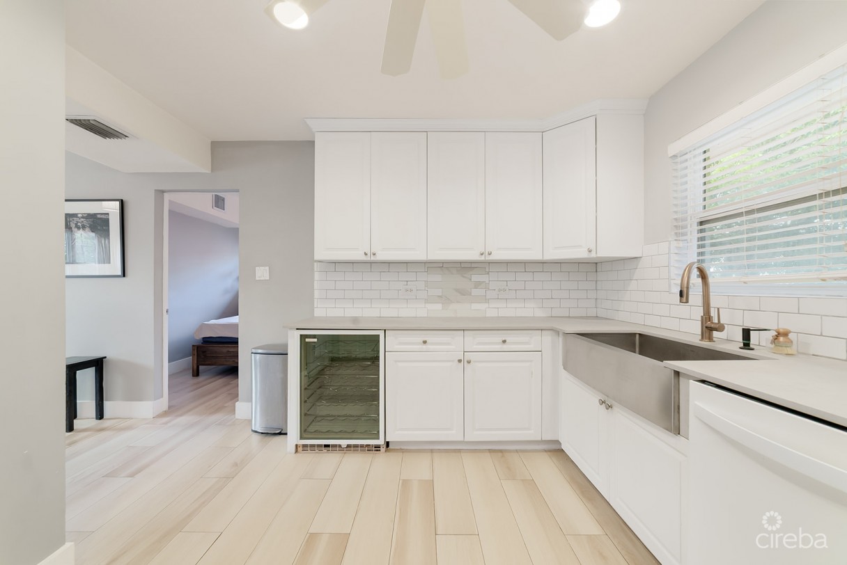 Winterhaven Beachfront 3 Bed - Image 5