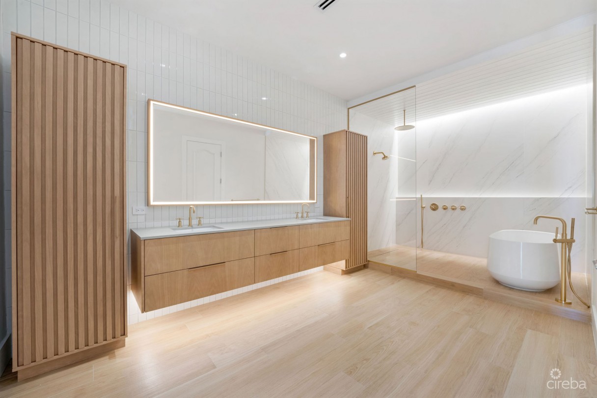 4 Bed Penthouse Seven Mile Beach Mandalay - Image 12