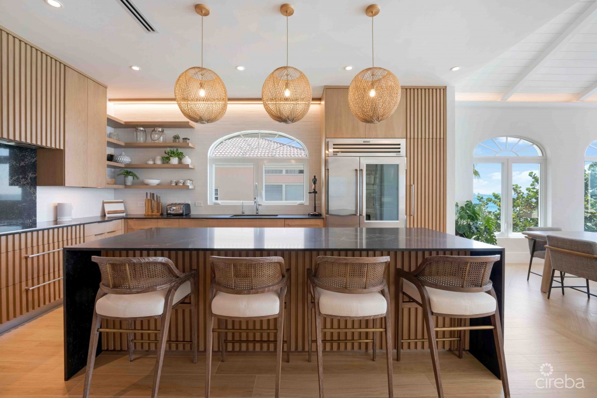 4 Bed Penthouse Seven Mile Beach Mandalay - Image 2