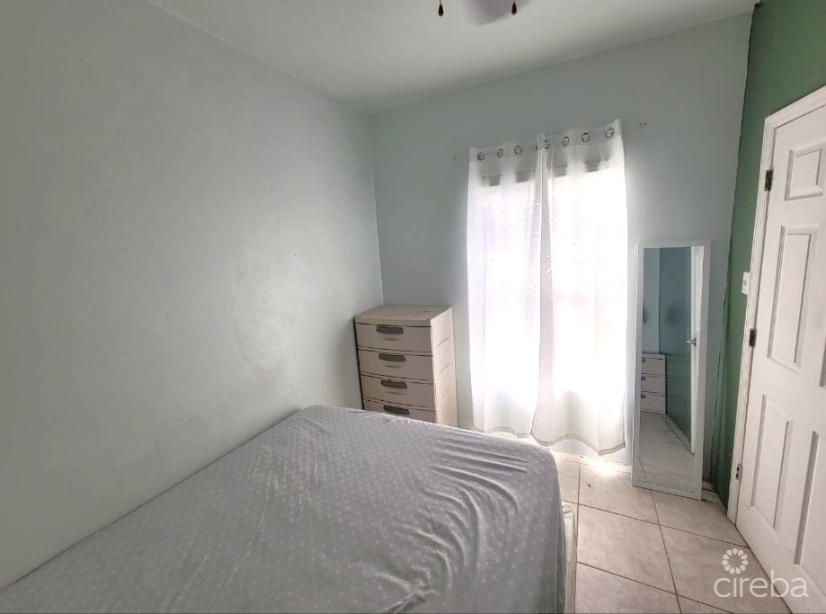 Mahogany Palms - Image 4