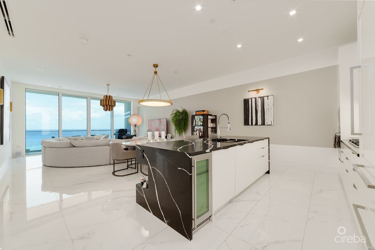 Fin- Chic 4 Bed W Den Condo - Image 11