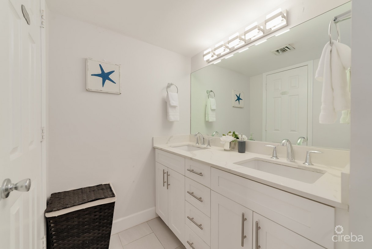 Sunset Cove Renovated 2 Bedroom - Image 10