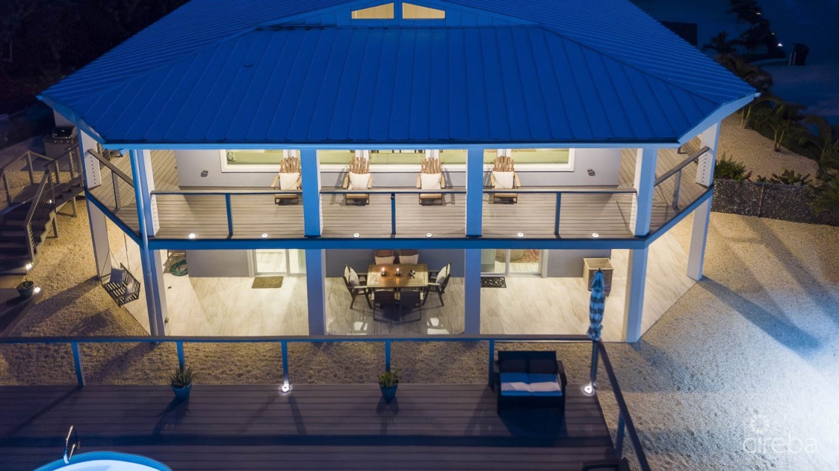 A Wave From It All - Fully Reno'd 4 Bed Oceanfront - Image 11