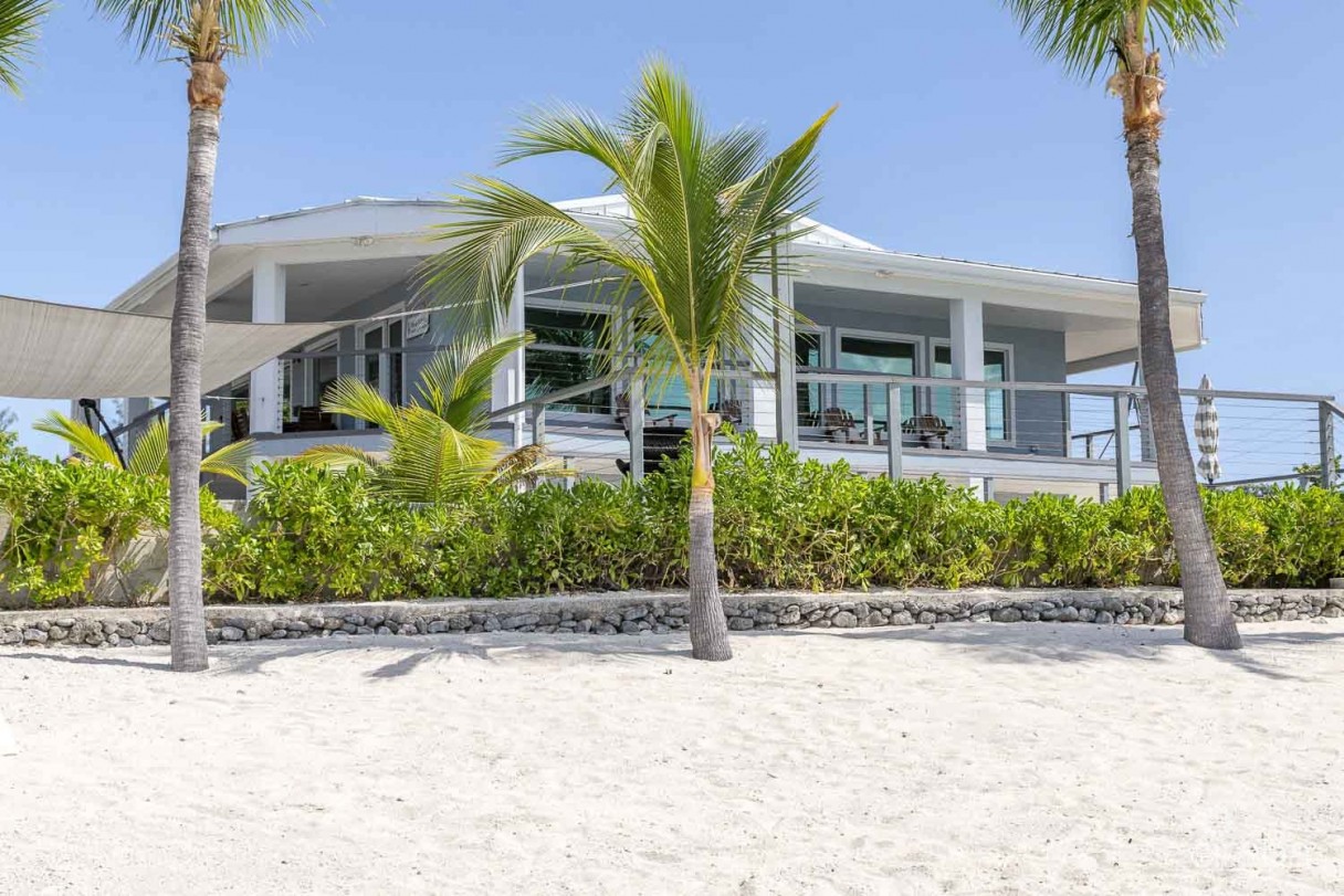 A Wave From It All - Fully Reno'd 4 Bed Oceanfront - Image 12