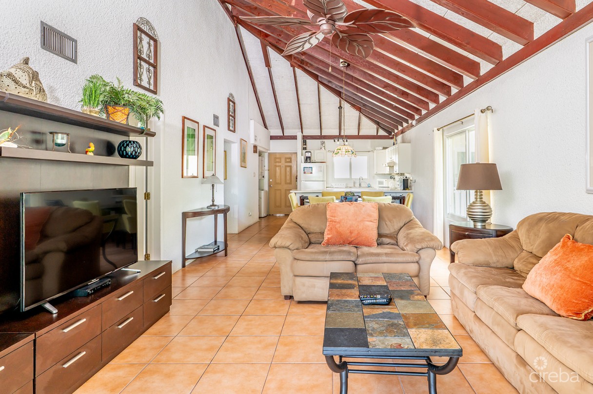 Sunset Cove  - Penthouse - Corner Unit - Image 11