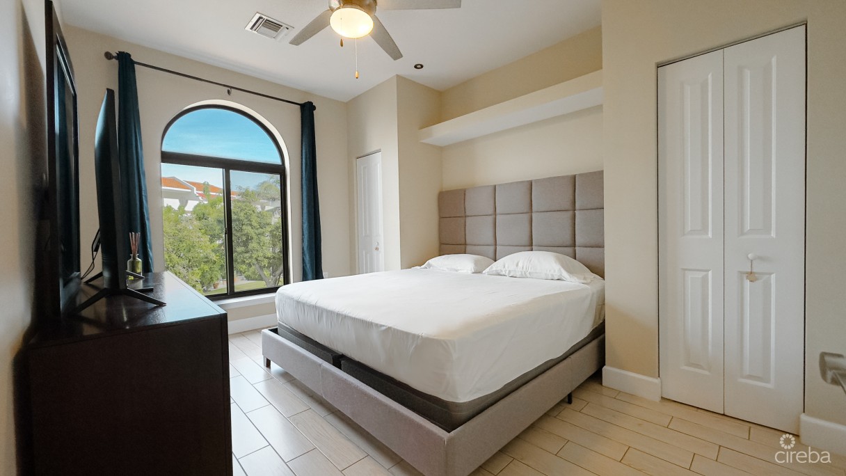 2 Bedroom San Sebastian Townhouse - Image 6
