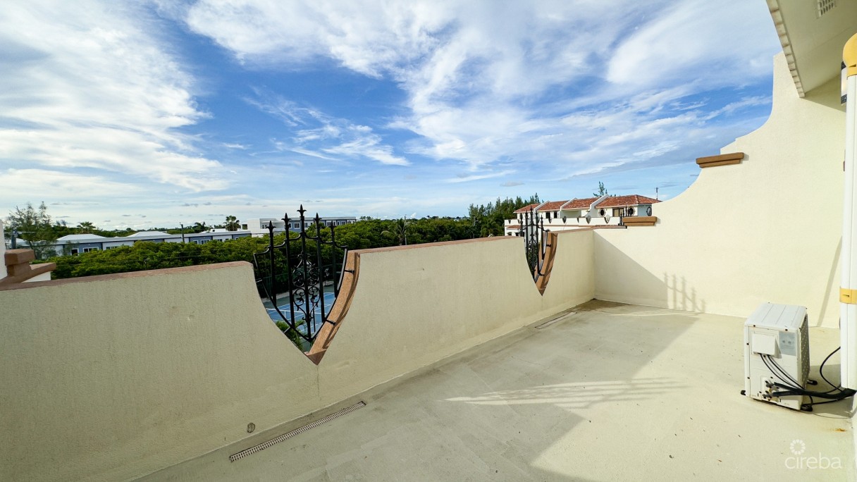 2 Bedroom San Sebastian Townhouse - Image 12