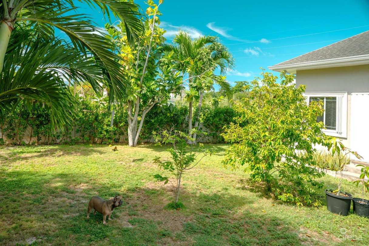 4 Bedroom Beautiful Family Home In Savannah - Image 18