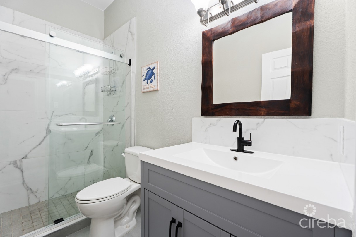 Spacious 3 Bedroom Apartment In South Sound! - Image 8