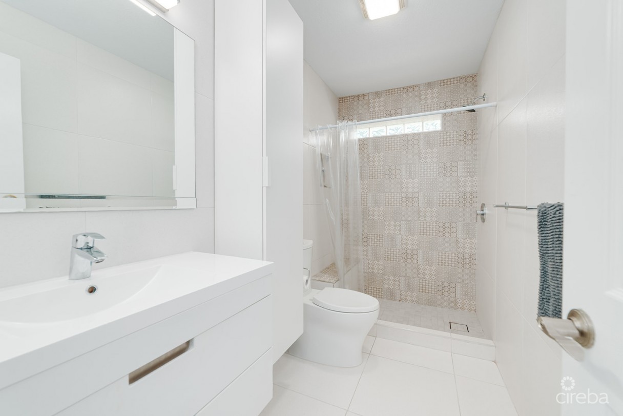 Lakeside #d127: Prime Entry-level Investment Near Camana Bay - Image 6