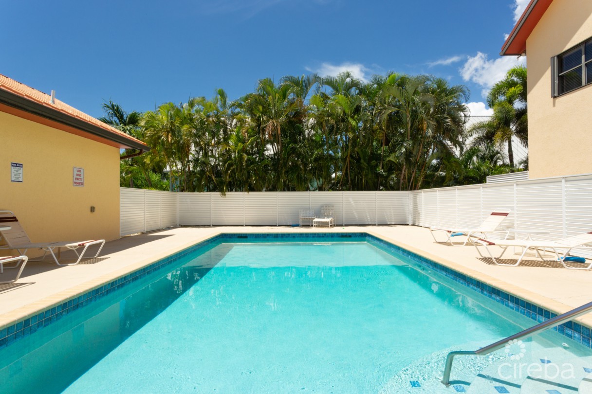 Reduced - St. Tropez #9 - 3bed + Den - Image 1