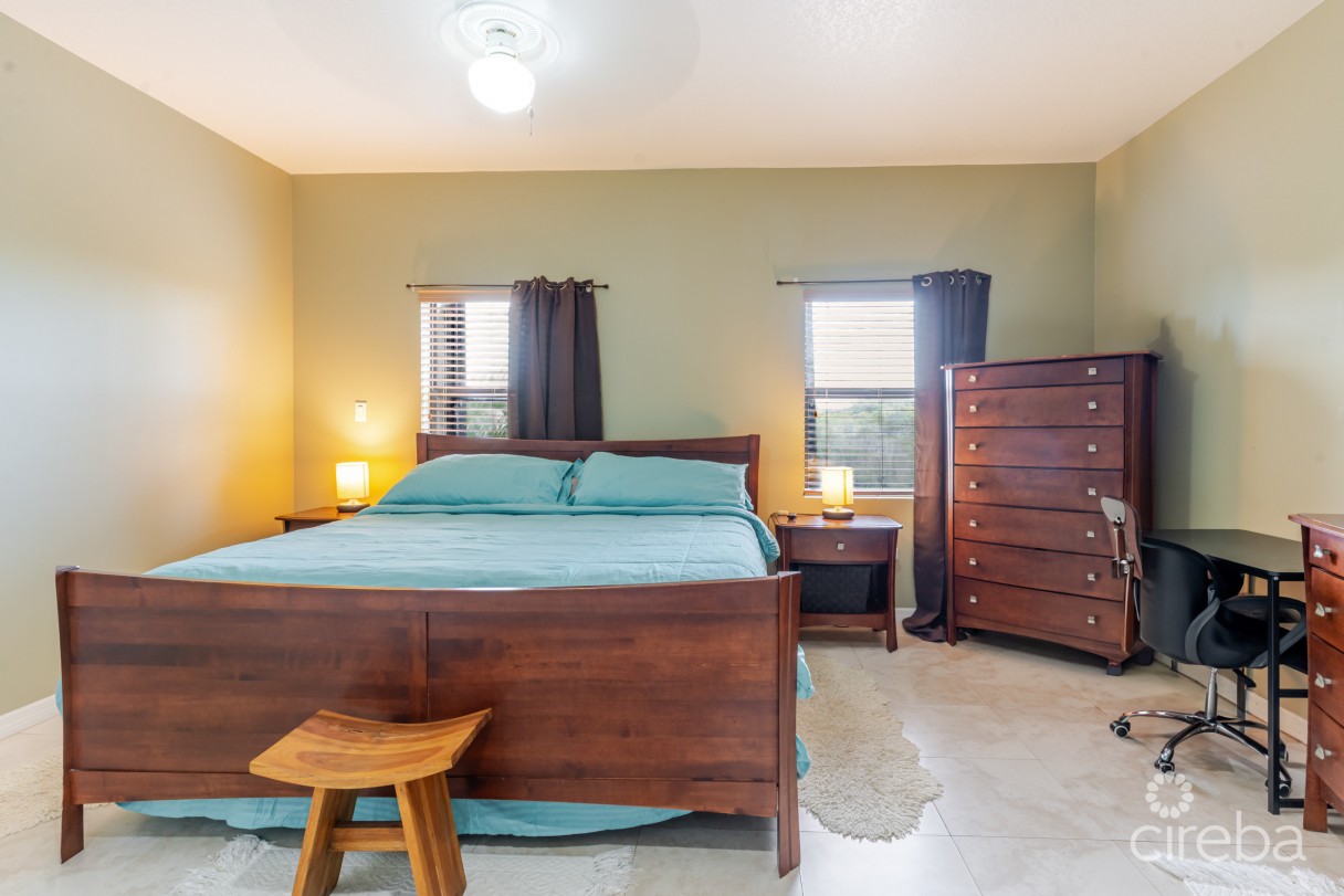 Reduced - St. Tropez #9 - 3bed + Den - Image 6