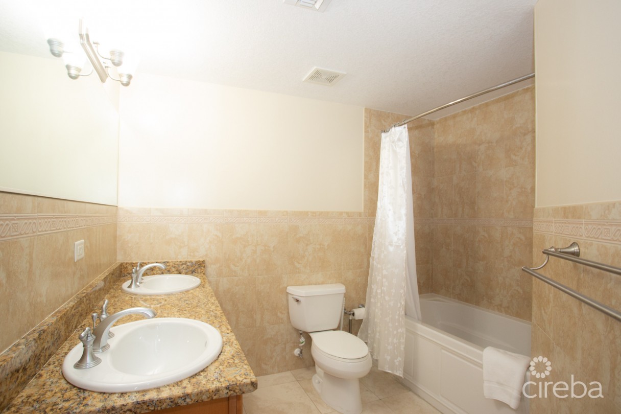 Reduced - St. Tropez #9 - 3bed + Den - Image 7