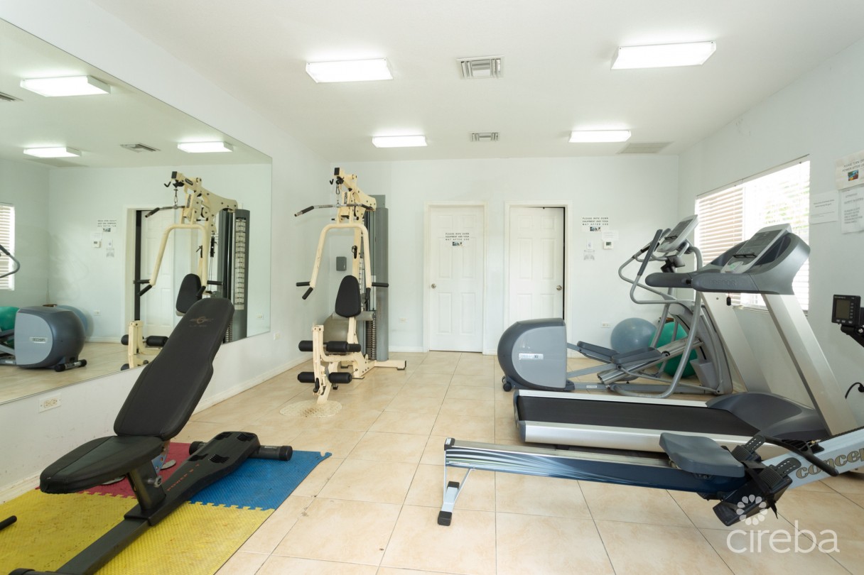 Reduced - St. Tropez #9 - 3bed + Den - Image 2