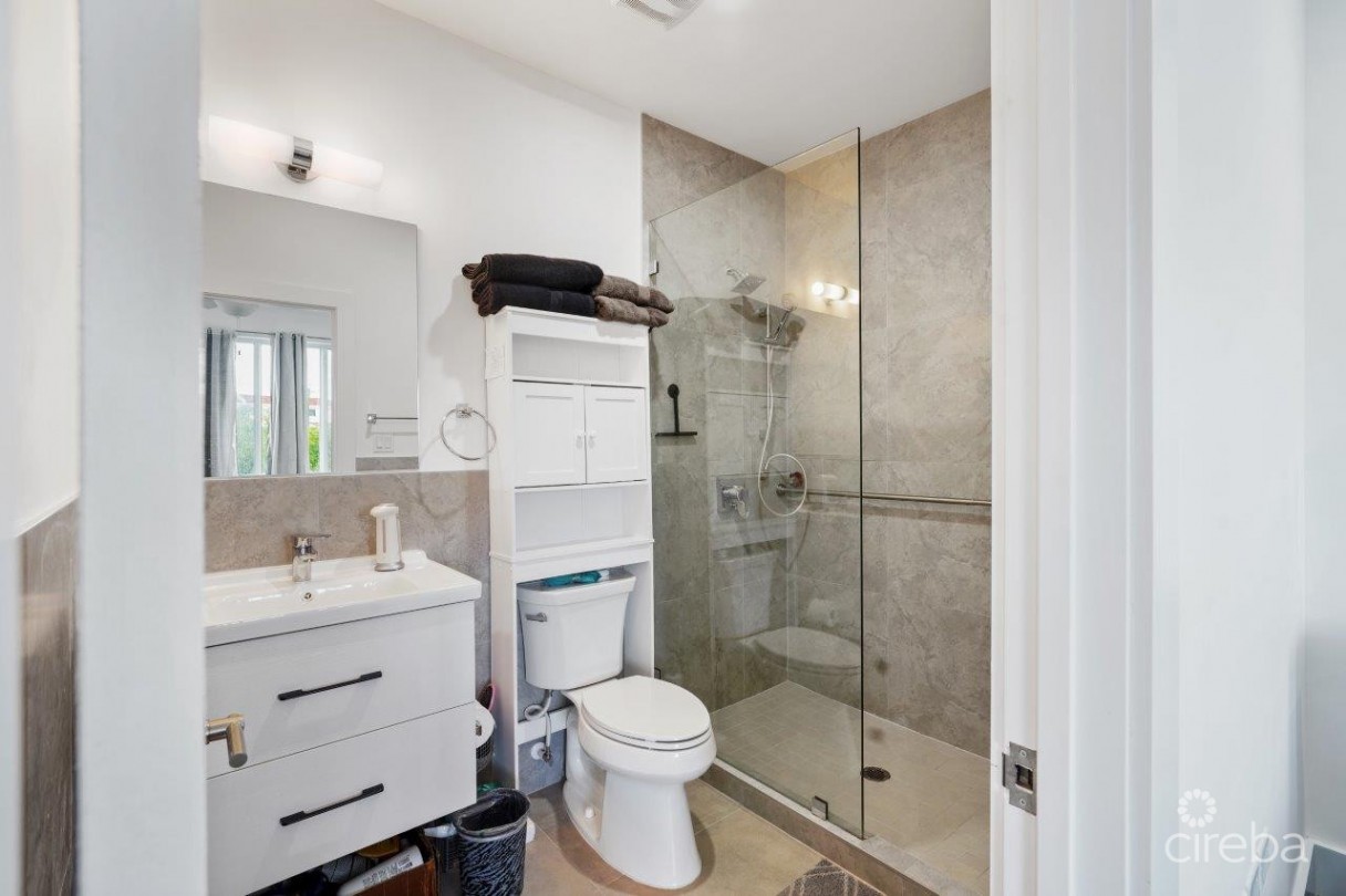 Mantras 2 Bed Modern Close To The Beach - Image 12