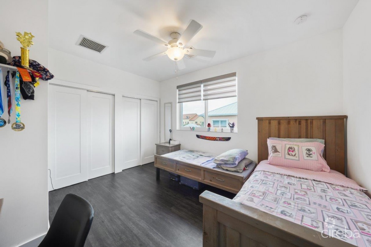 Mantras 2 Bed Modern Close To The Beach - Image 13