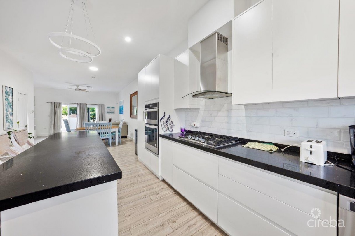 Mantras 2 Bed Modern Close To The Beach - Image 2
