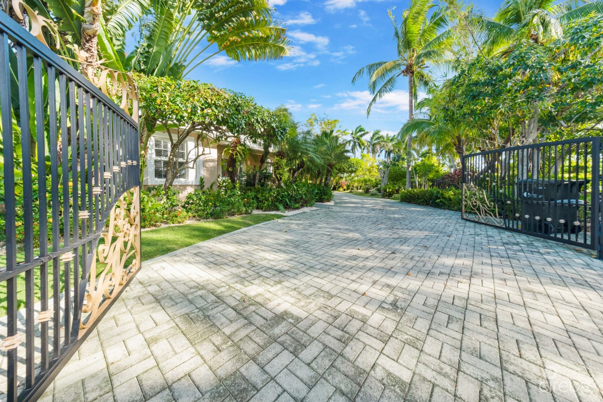 Timeless Palm Island Circle Estate - Image 12