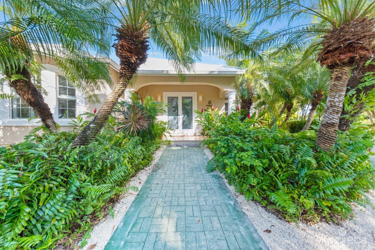 Timeless Palm Island Circle Estate - Image 11