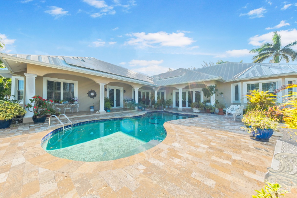 Timeless Palm Island Circle Estate - Image 10
