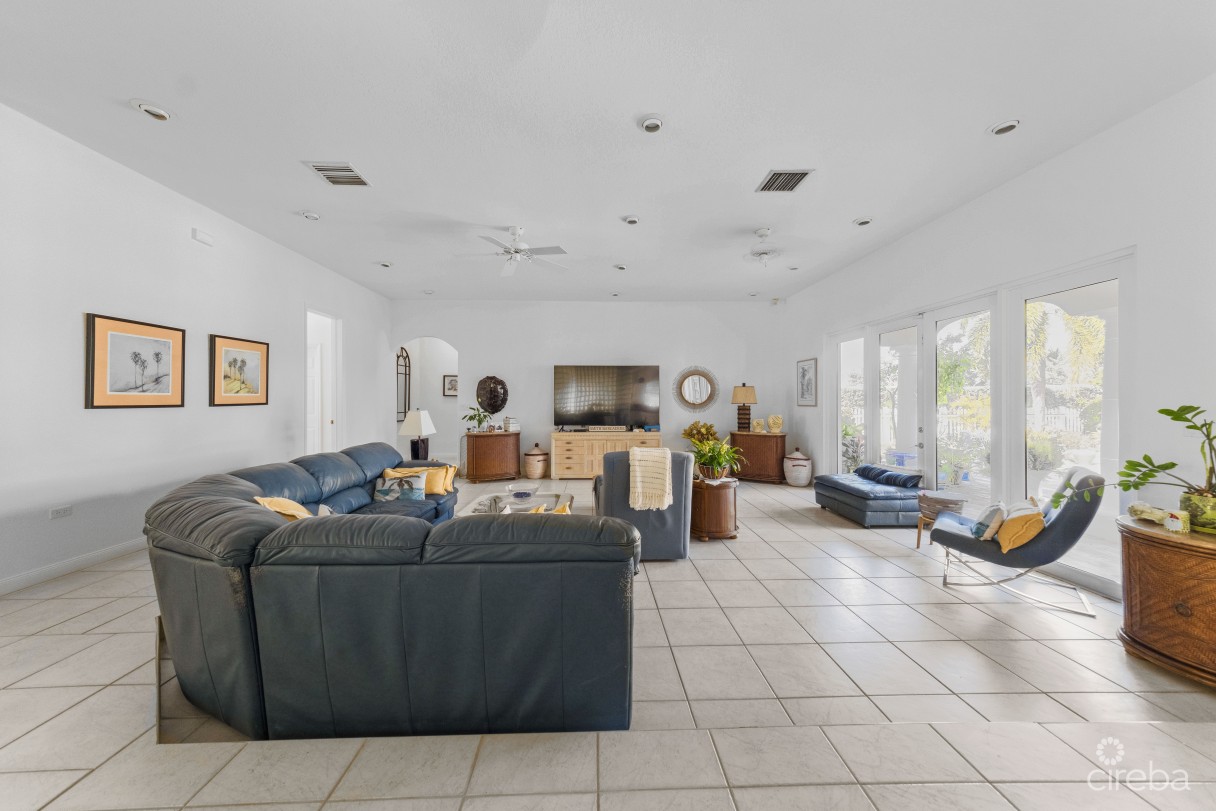 Timeless Palm Island Circle Estate - Image 19