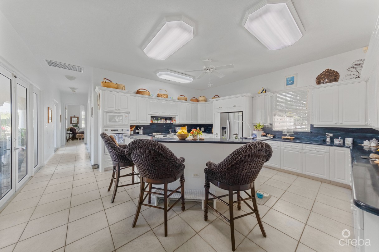 Timeless Palm Island Circle Estate - Image 17