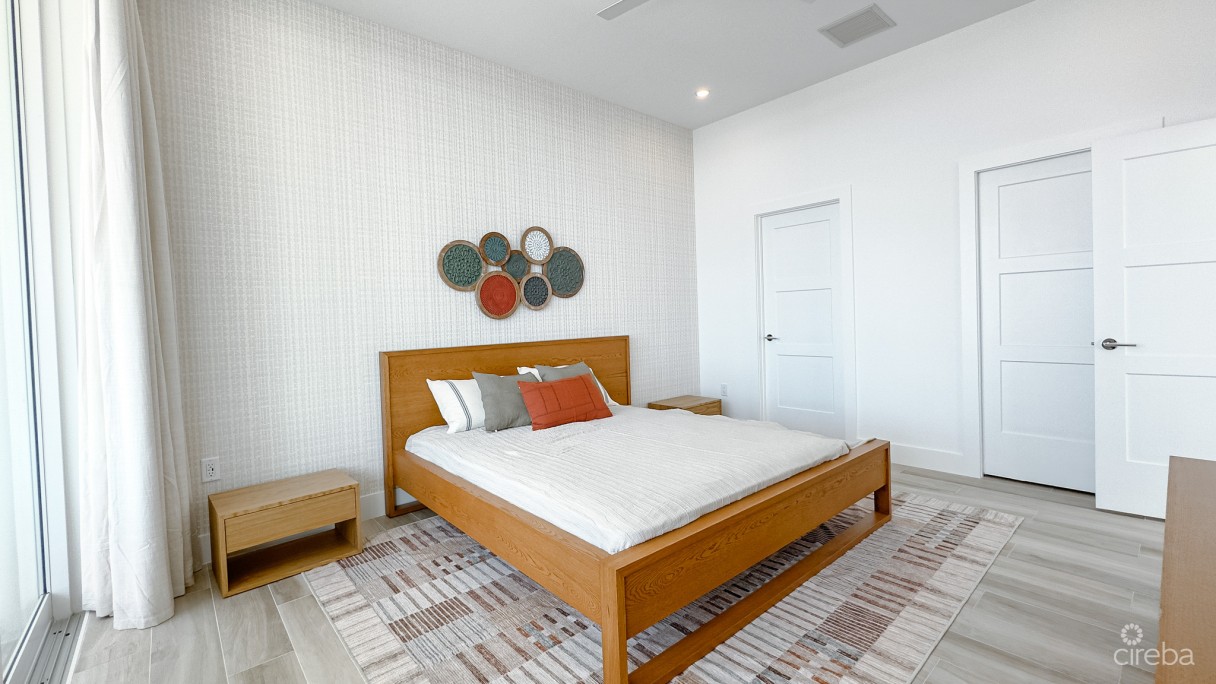 Sunset Point End Unit West Bay - Image 4