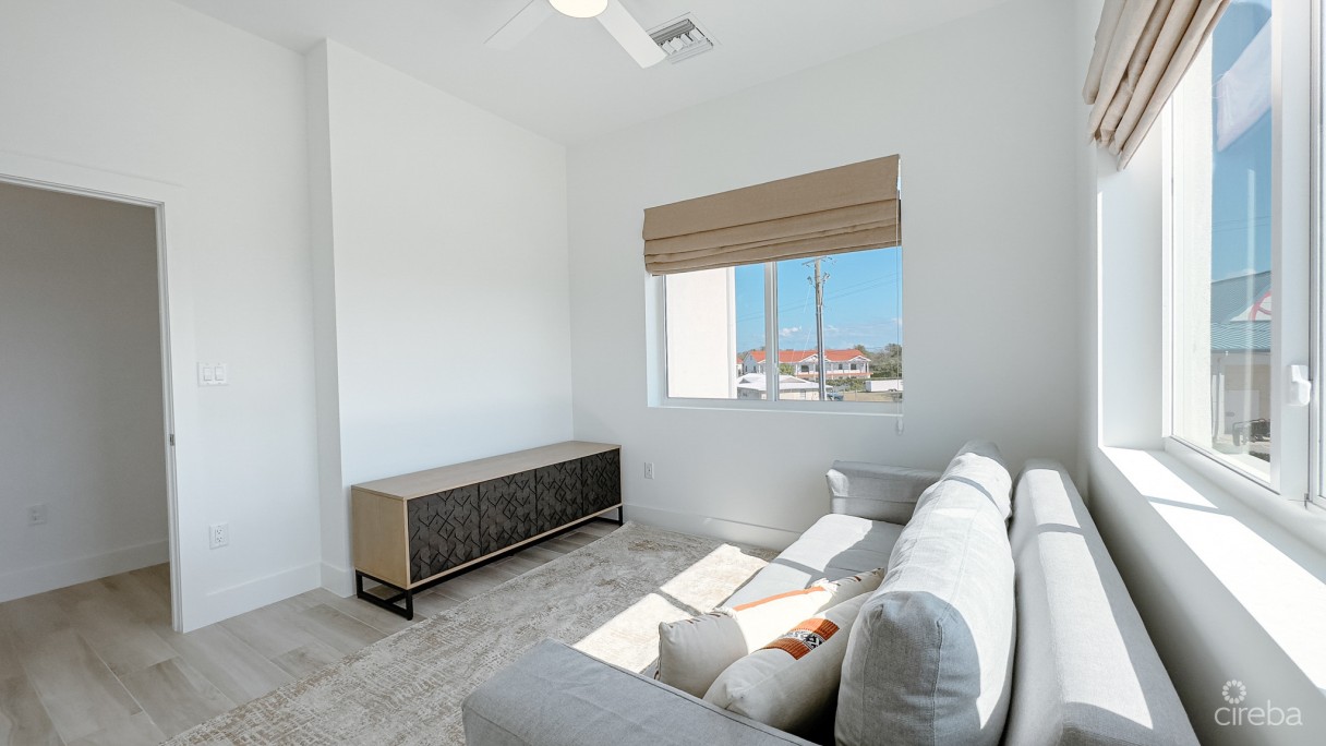 Sunset Point End Unit West Bay - Image 8