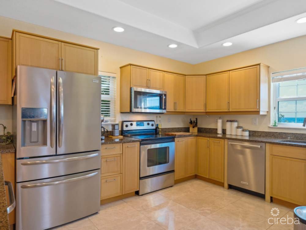 4 Bed Ocean Front In Savannah - Image 2