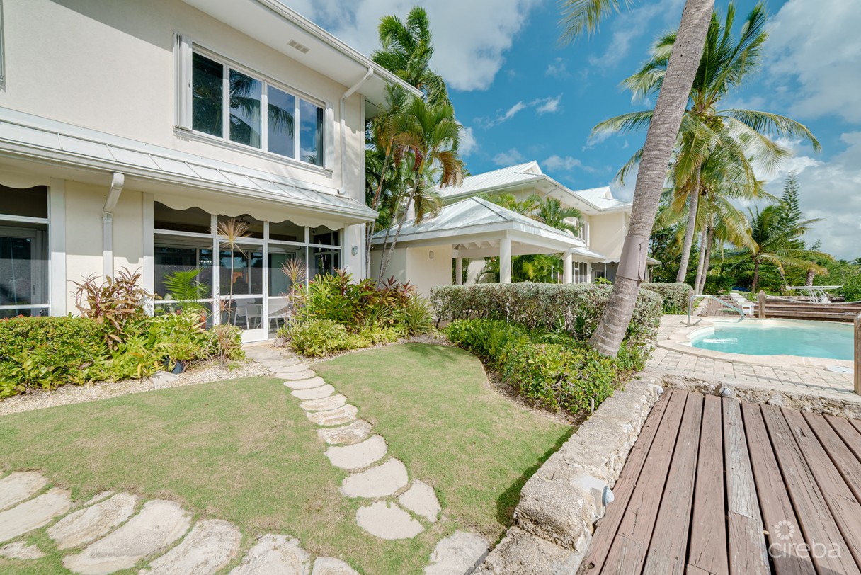The Moorings, Stunning Canal Front Townhome, 3 Bed 3.5 Bathroom With Gorgeous Views Of The Canal - Image 15