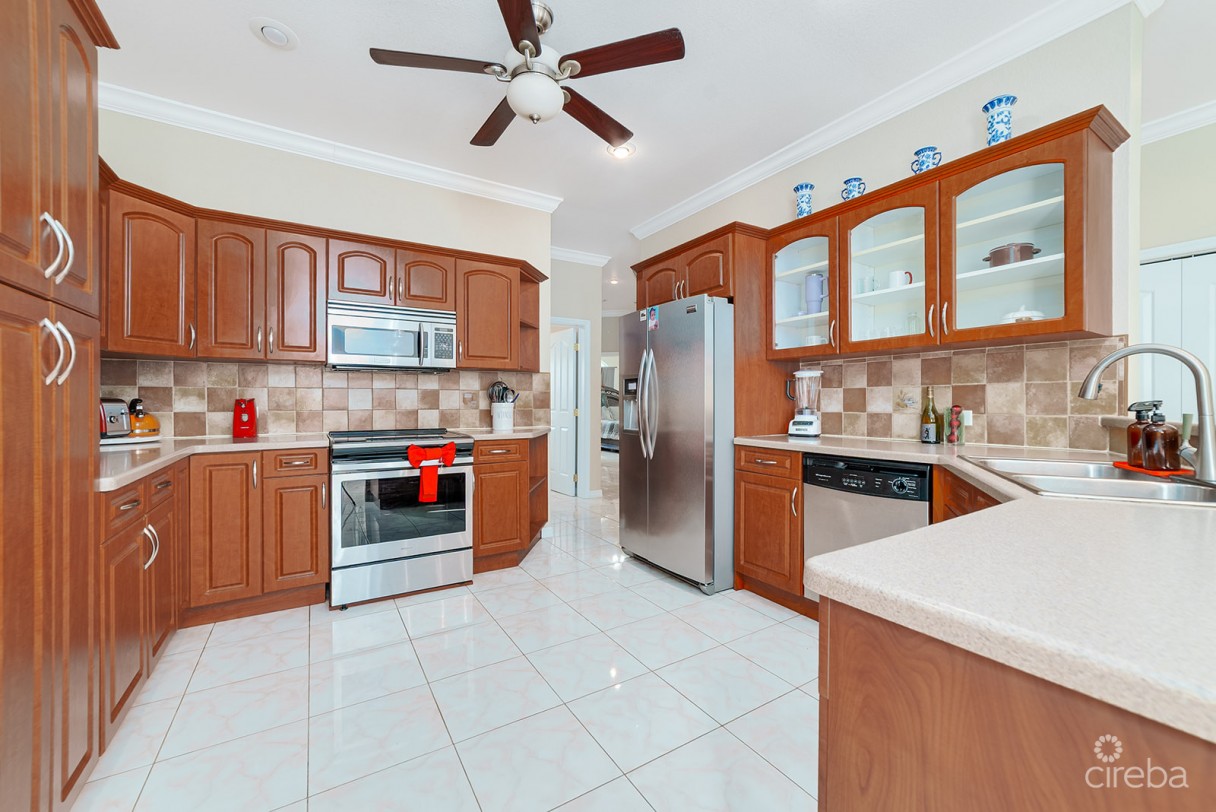 4 Bed + Office / 3.5 Bath Single Family Home - Image 6