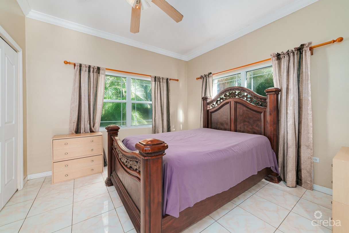 4 Bed + Office / 3.5 Bath Single Family Home - Image 11