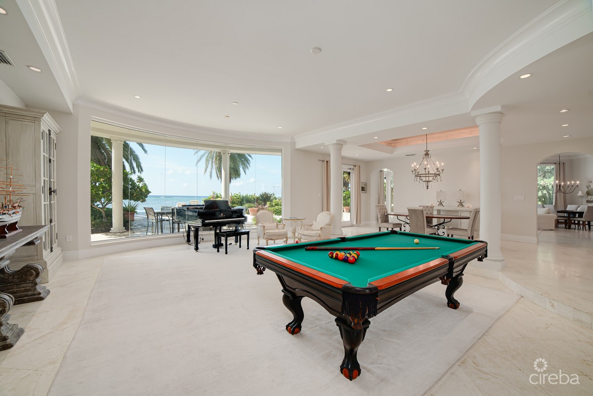 The Blue House - Waterfront Home South Sound Road - Image 2