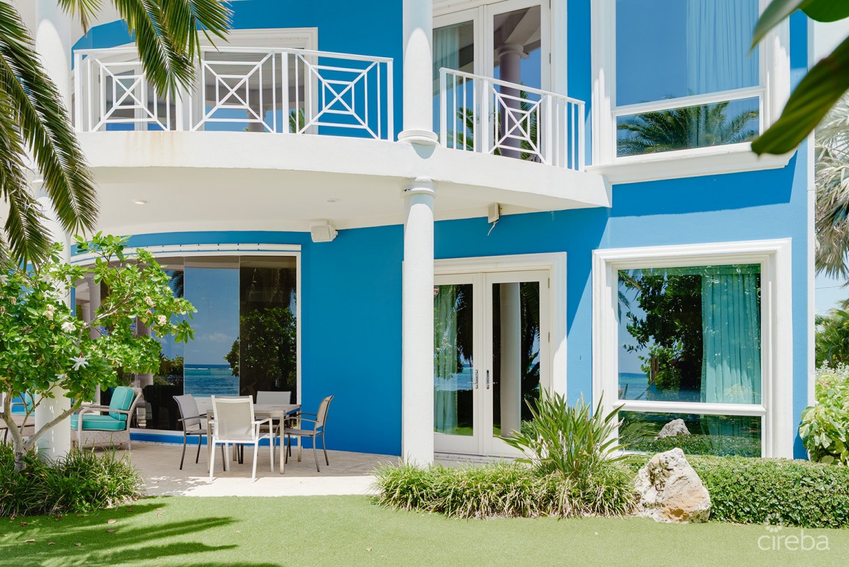 The Blue House - Waterfront Home South Sound Road - Image 16