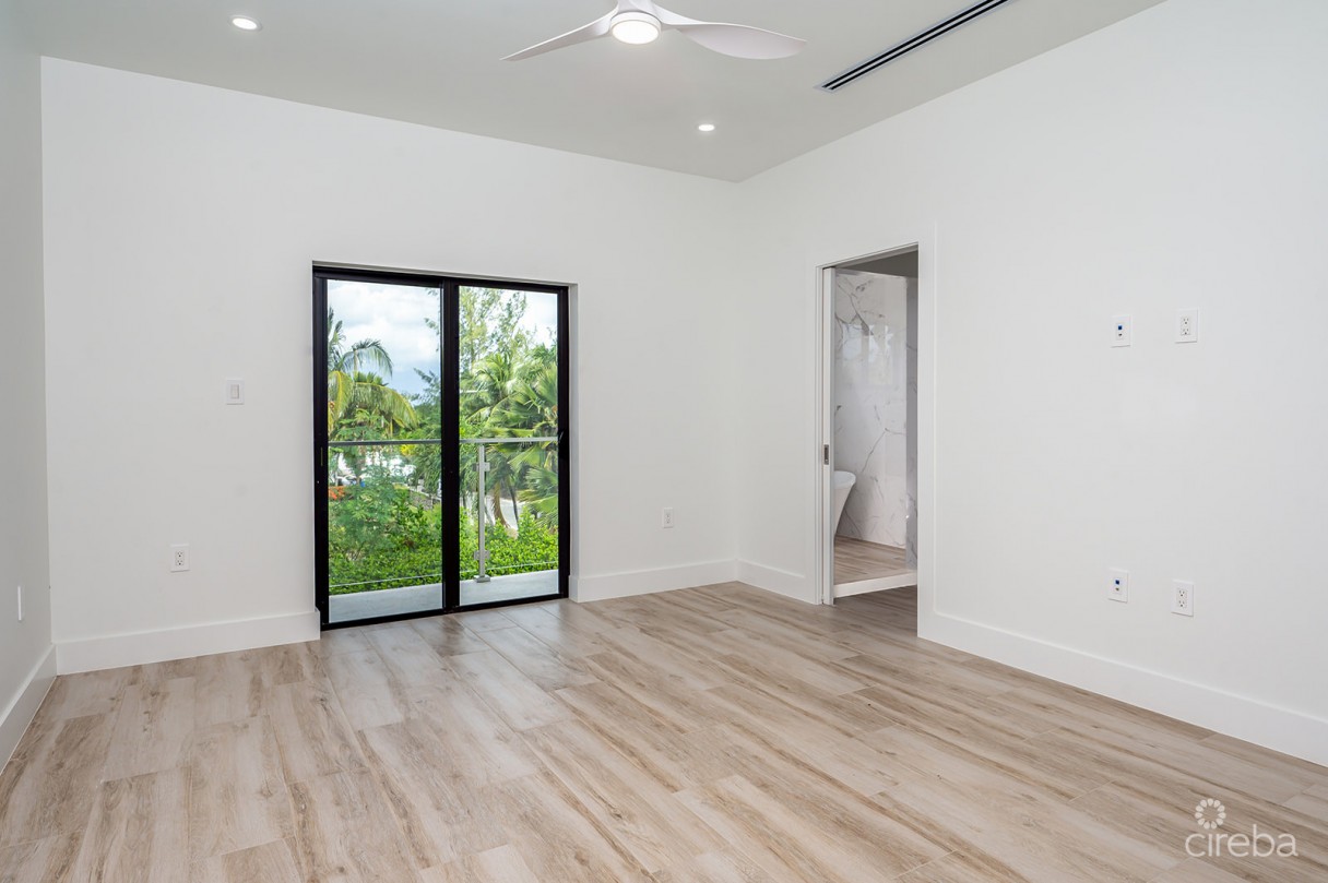 Lavania Court - Gated - Large 2 Bed 2 Bath Townhomes - Image 6