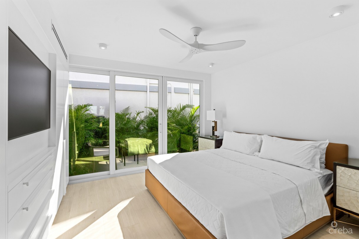 Beachfront Condo Island Pine Villas - Image 10