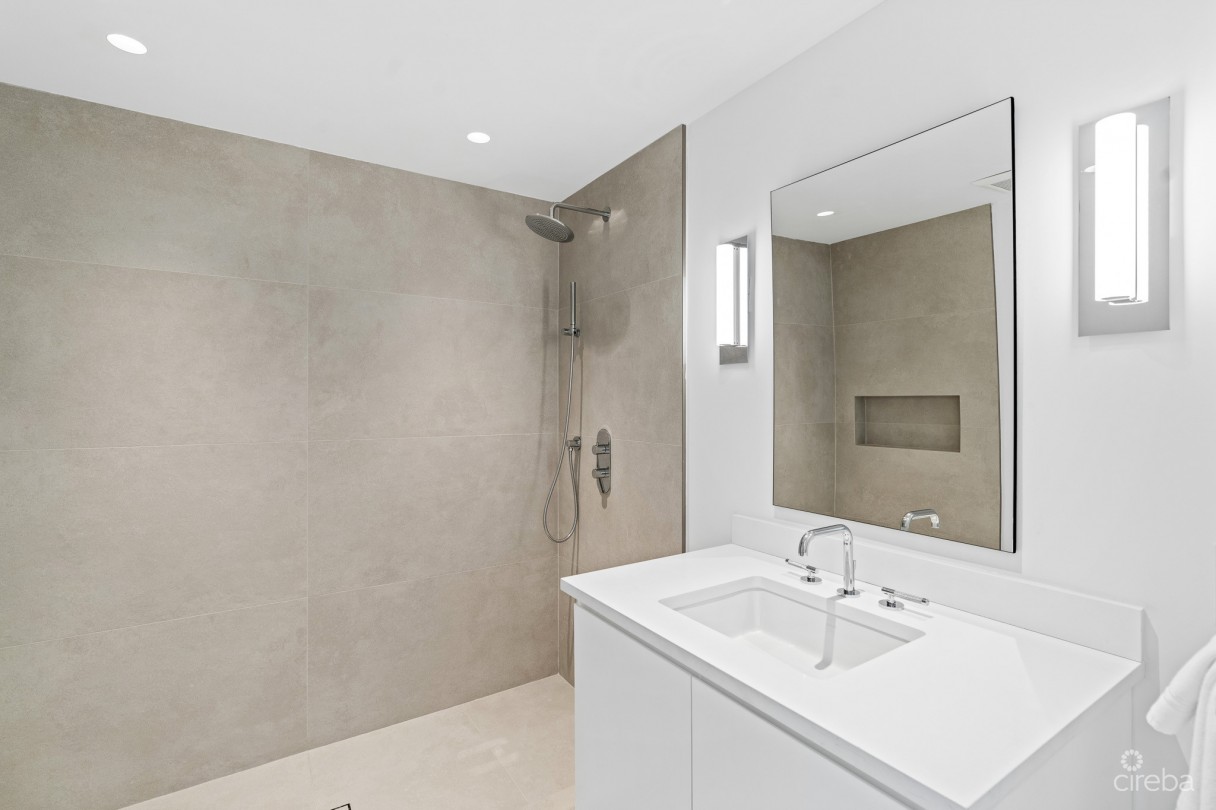 Beachfront Condo Island Pine Villas - Image 14